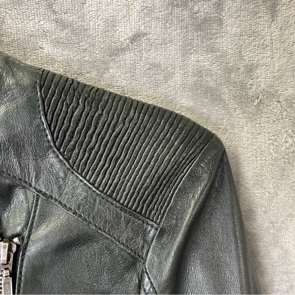Women's Green Leather Jacket - Picture 6 of 11